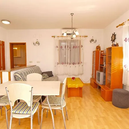 Alma Apartment Porec